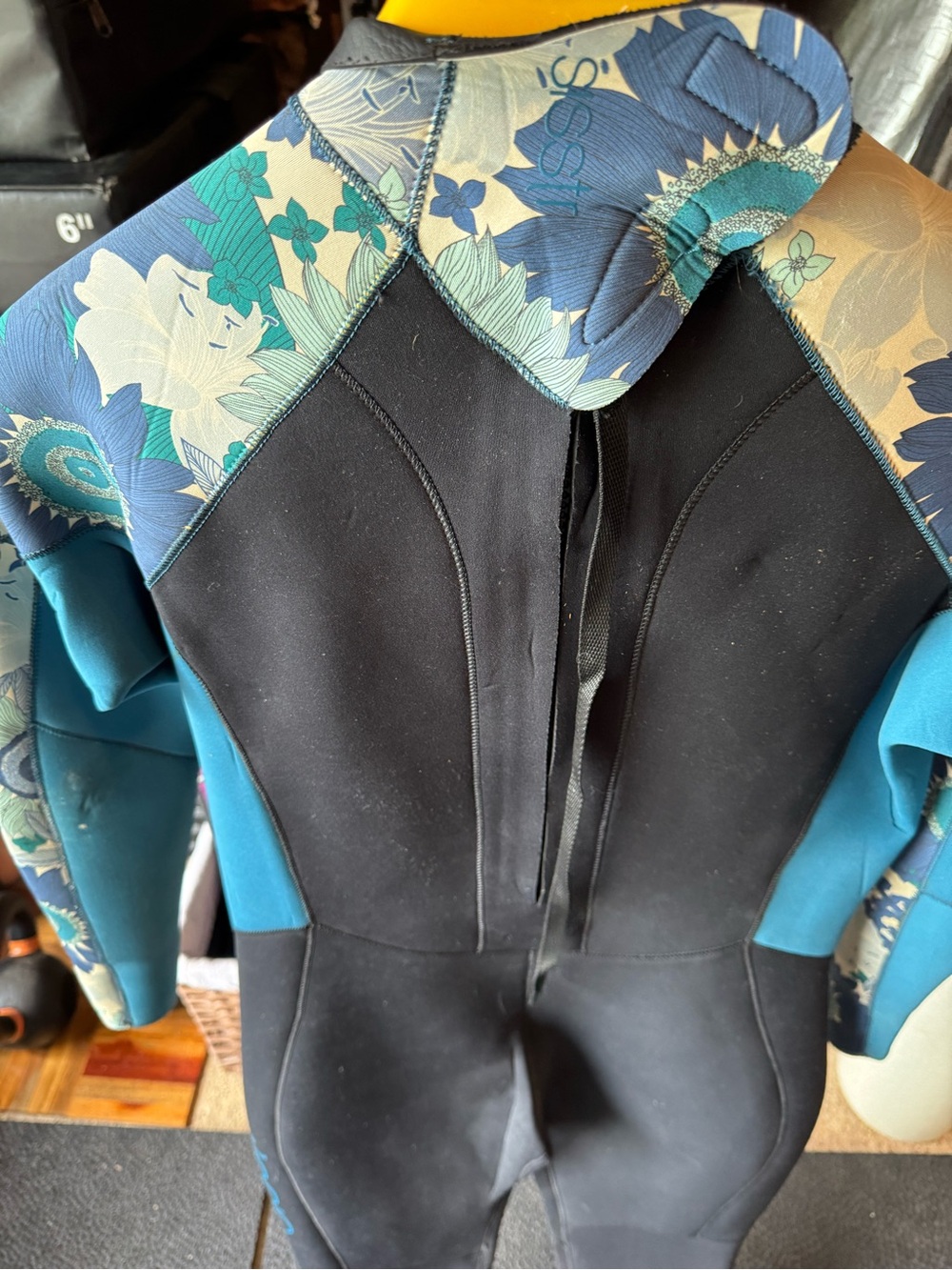 SISSTR 3/2 back-zip Neoprene Full-Length Wetsuit - Picture 3 of 5